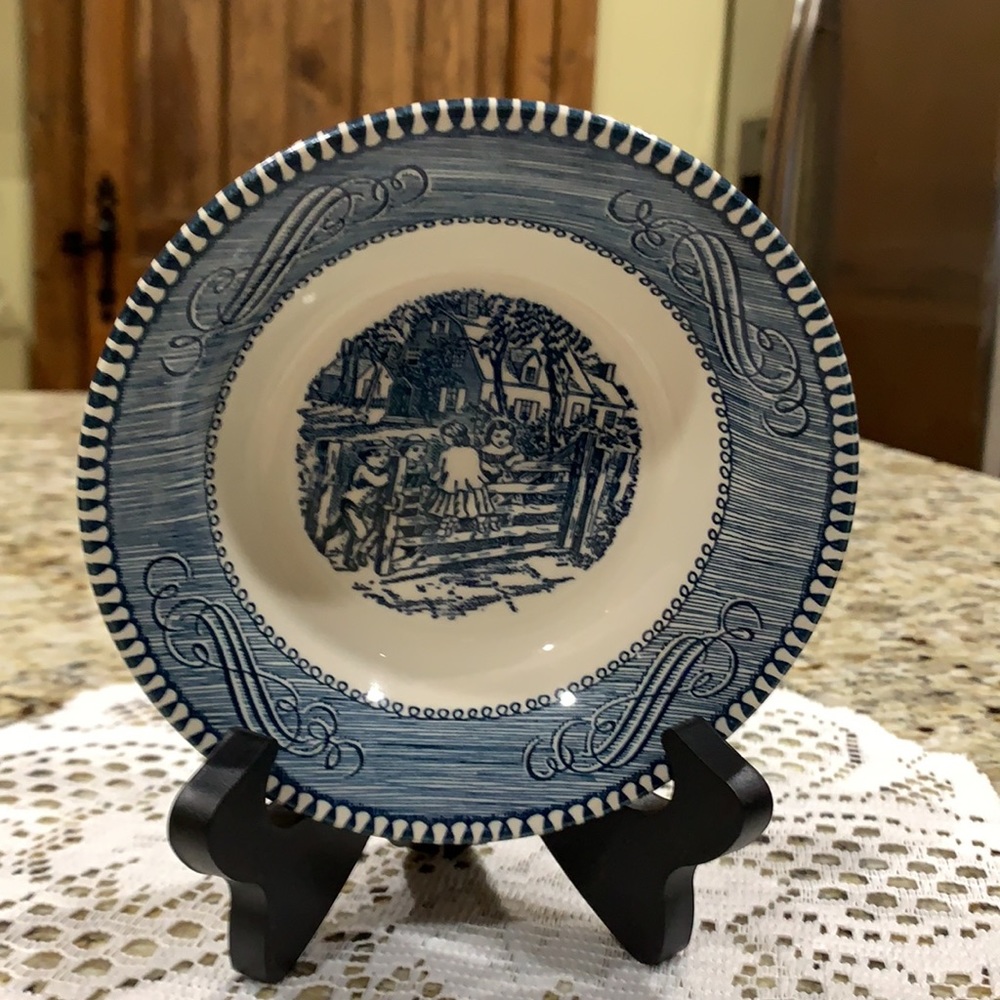 💕5/$15 Vintage Currier & Ives Berry Fruit Bowl - Picture 3 of 4